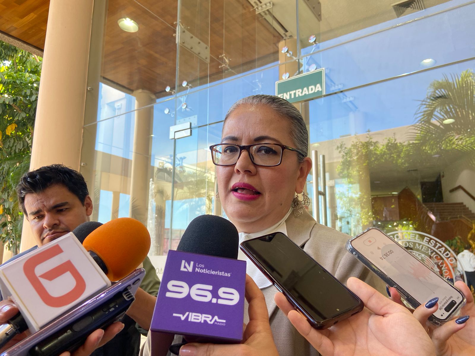 ‘Levanta la mano’ Graciela Domínguez para buscar candidatura a la diputación federal