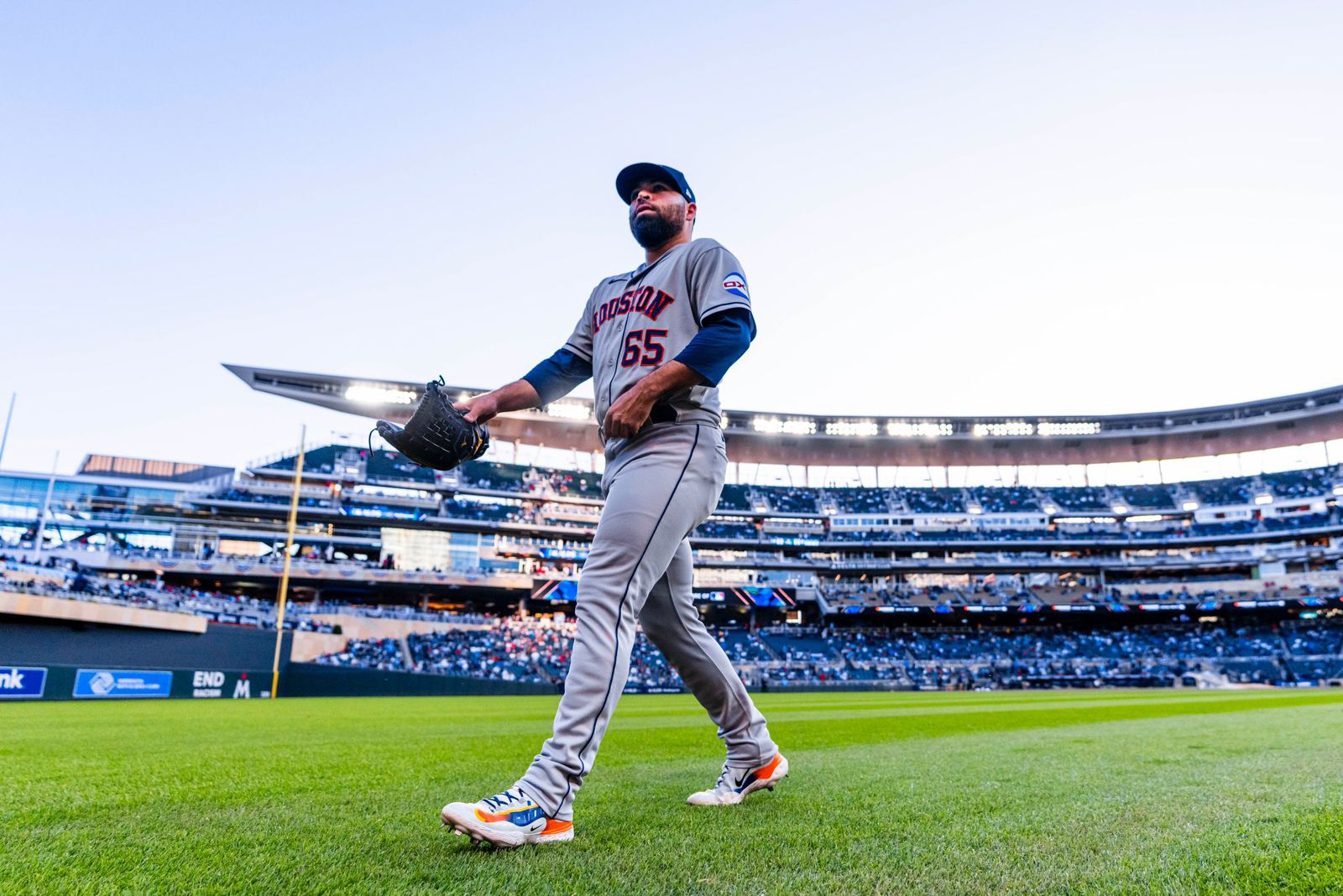 José Urquidy y los Astros clasifican a la serie de campeonato 2023 en las Grandes Ligas