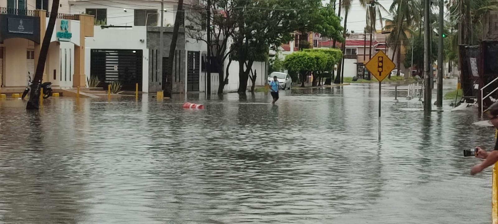 Mazatlán pasará a alerta amarilla en las próximas horas por Lidia; llama Protección Civil a prevenirse
