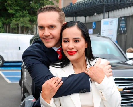 ¿Noviazgo fugaz? Internautas rumoran rompimiento amoroso entre Sandra Cuevas y Adrián Ruvalcaba