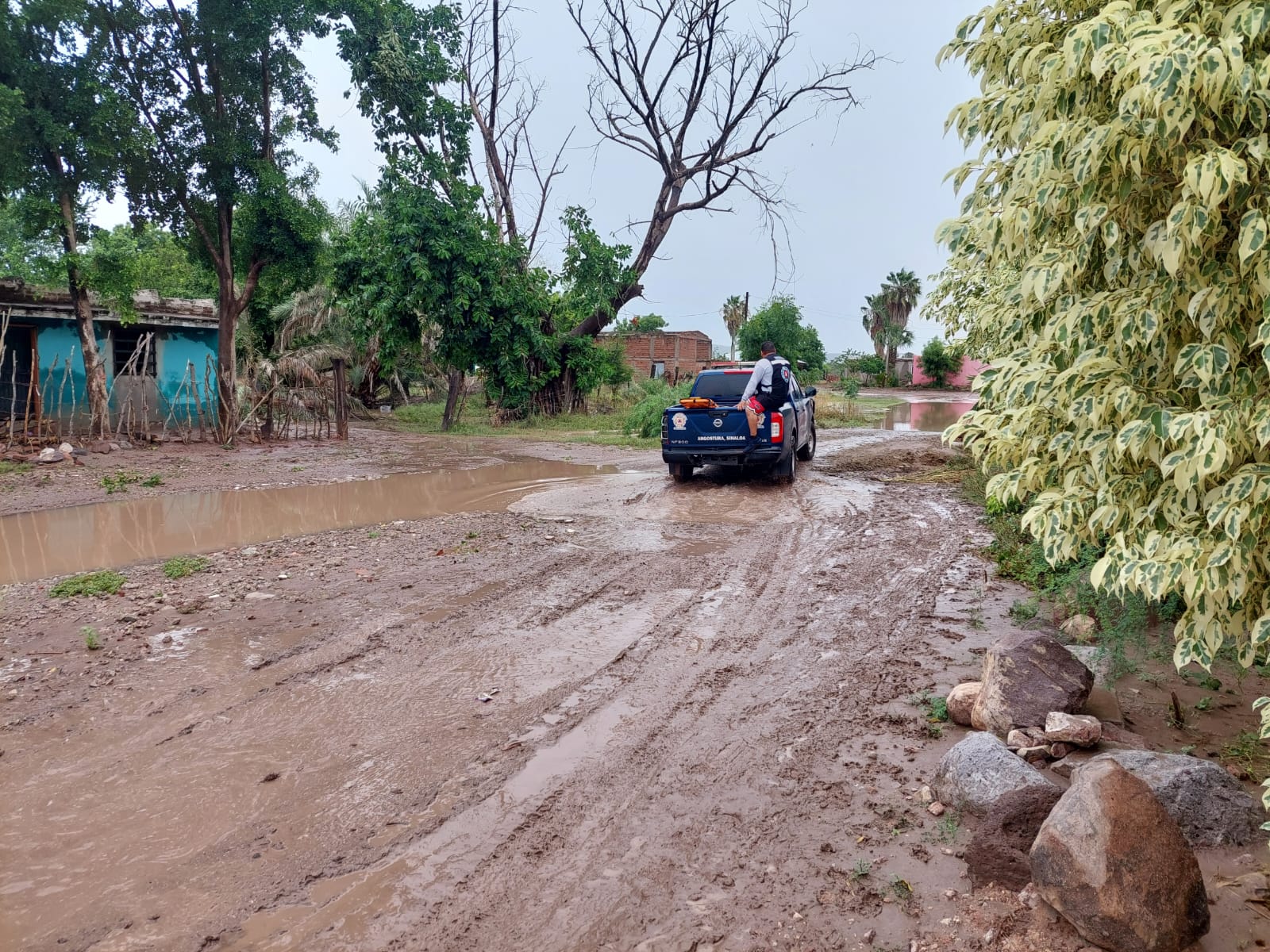Siguen sin servicio de agua potable nueve comunidades de Angostura