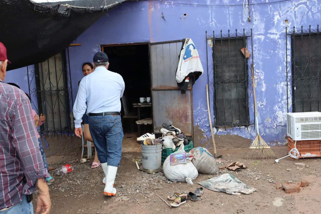 Supervisa Rolando Mercado zonas afectadas por la depresión tropical “Norma” en el municipio de Sinaloa