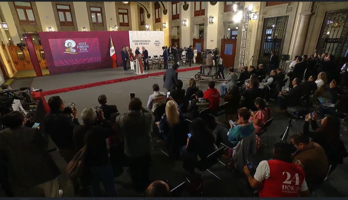 VIDEO | ¡En cortito! ¿Qué le diría Rocha a AMLO? ‘Secretea’ al finalizar firma de convenio