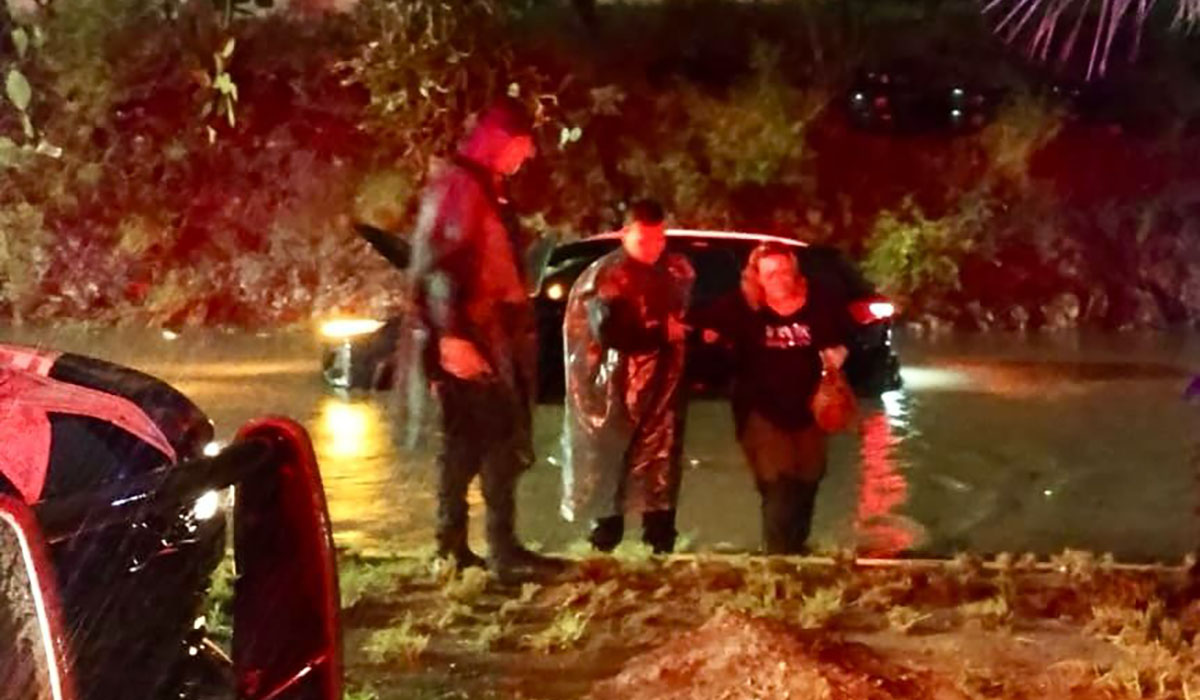 ¡Por vocación de ayudar! Personal de la SSPyTM apoyó a los culiacanenses durante el paso de ‘Norma’