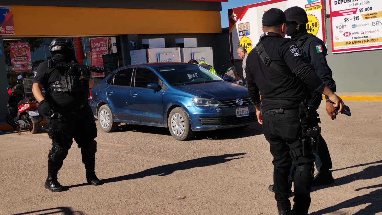 Asesinan a hombre dentro de su auto en fraccionamiento Las Cerezas en Los Mochis