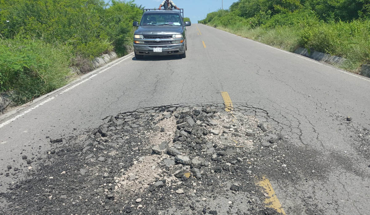 Agricultores y pobladores de La Amapa piden alto a maquinarias pesadas en la carretera a la comunidad