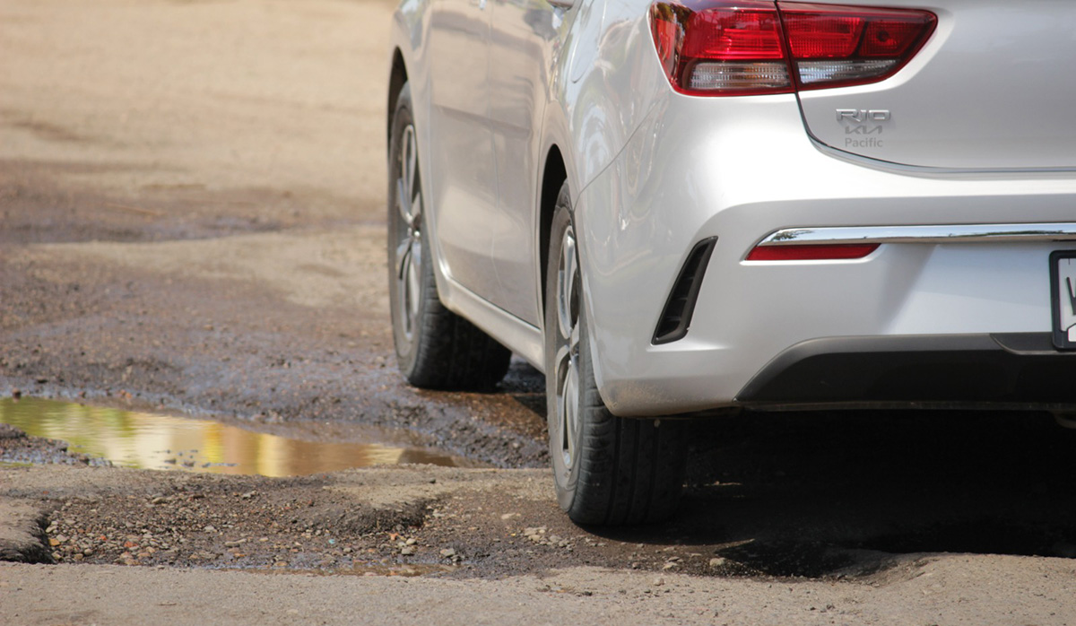 Siguen aflorando baches en Ahome; el ayuntamiento arrecia trabajos de reparación