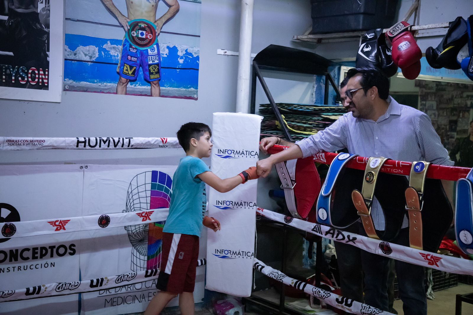 Da Juan de Dios banderazo de inicio de construcción de gimnasio de boxeo en Polideportivo Valle Alto