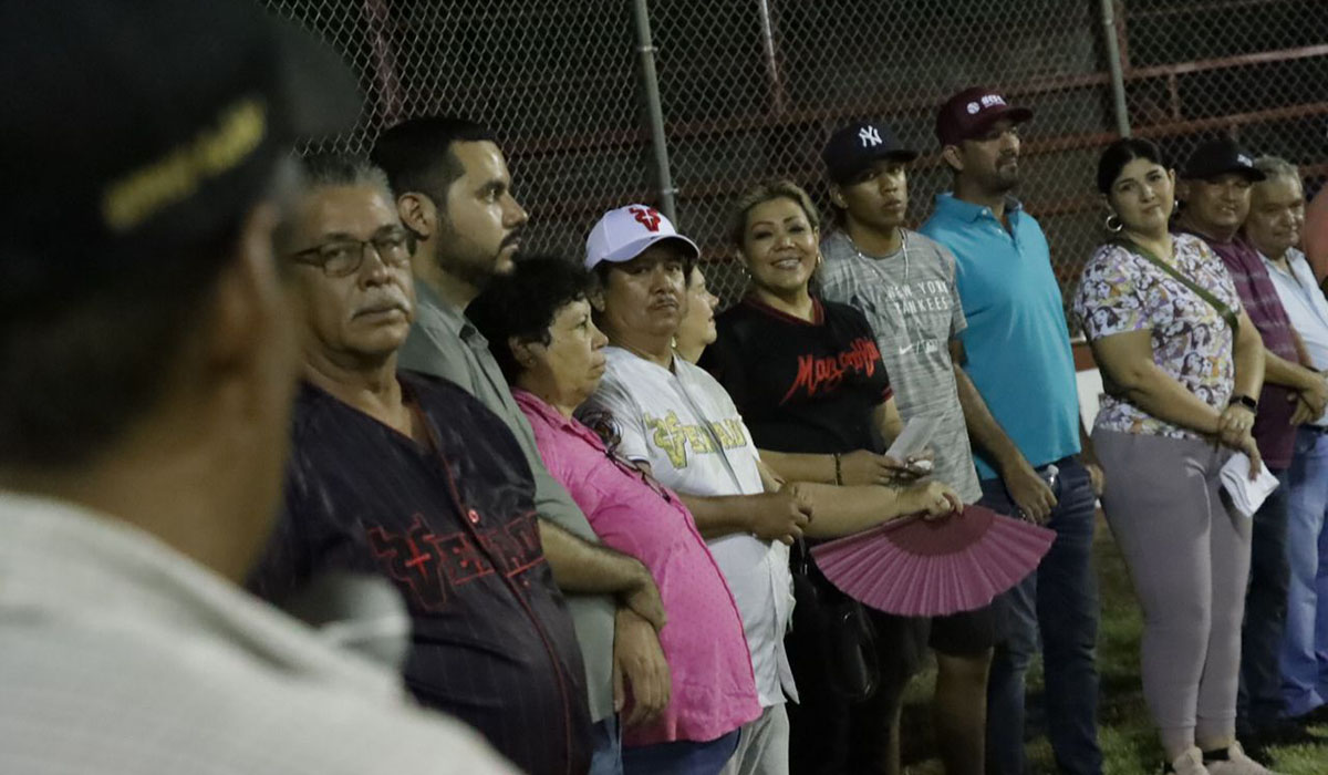 Entrega Claudia Valdez sexto estadio de beisbol rehabilitado en Rosario