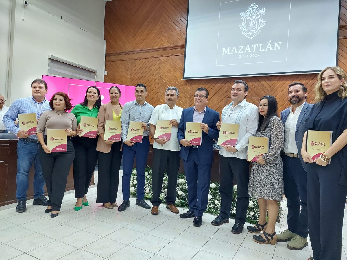 Con tres ejes principales, Édgar González entrega primer informe de gobierno al Cabildo de Mazatlán