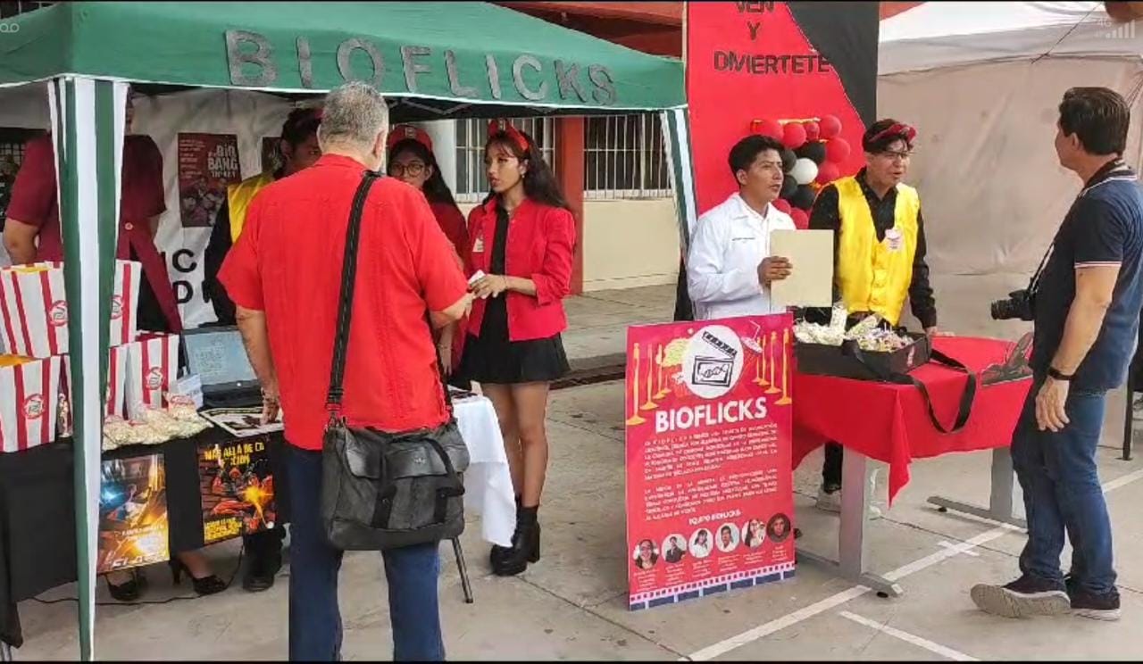 En Mazatlán, estudiantes de la UAdeO presentan revista científica en la Feria ‘Ciencia al alcance de todos’