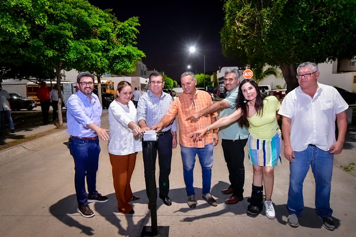 Sustitución de alumbrado público en Mazatlán llega al fraccionamiento El Campestre con 141 nuevas lámparas led