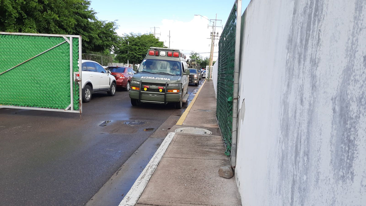 Militares trasladan a Culiacán a baleado en San José del Llano, en la sierra de Badiraguato