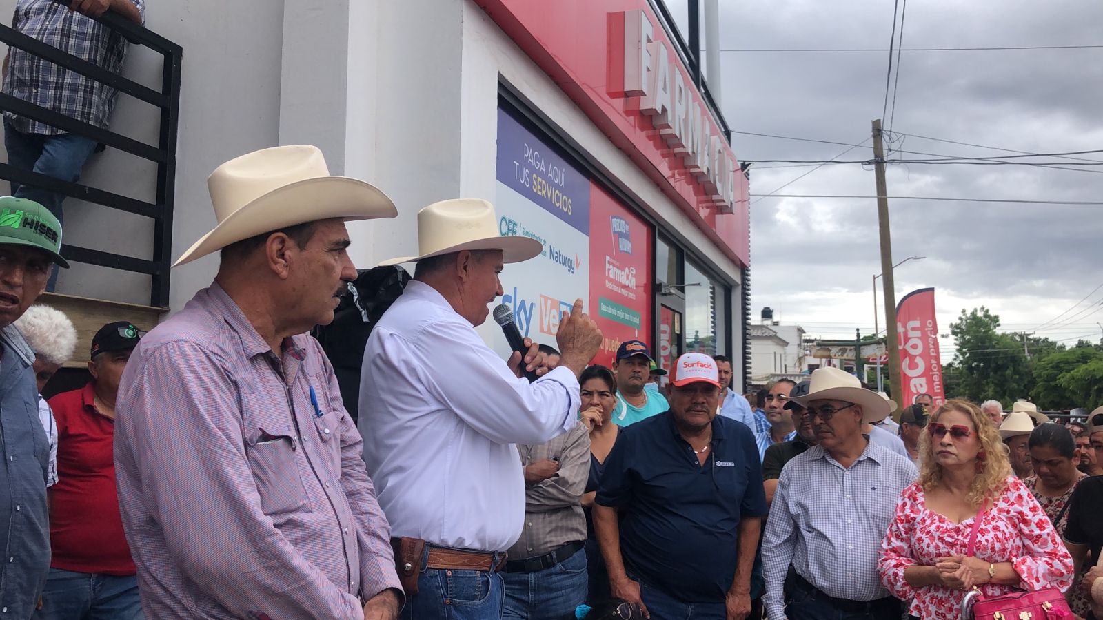 Con compromiso de pago, a más tardar el miércoles, desarman manifestación de maiceros en la semanera