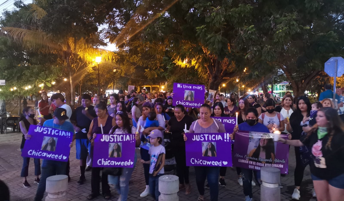 Piden justicia por la muerte de Alma Carmina, familiares y amigos marchan en Los Mochis