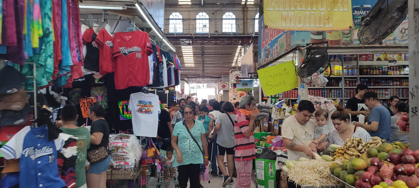 Más de 12 mil personas acuden diariamente al mercado Pino Suárez en Mazatlán