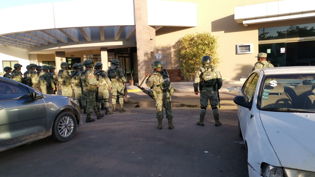 Con guardia de honor despiden a soldado caído en enfrentamiento en Sinaloa municipio