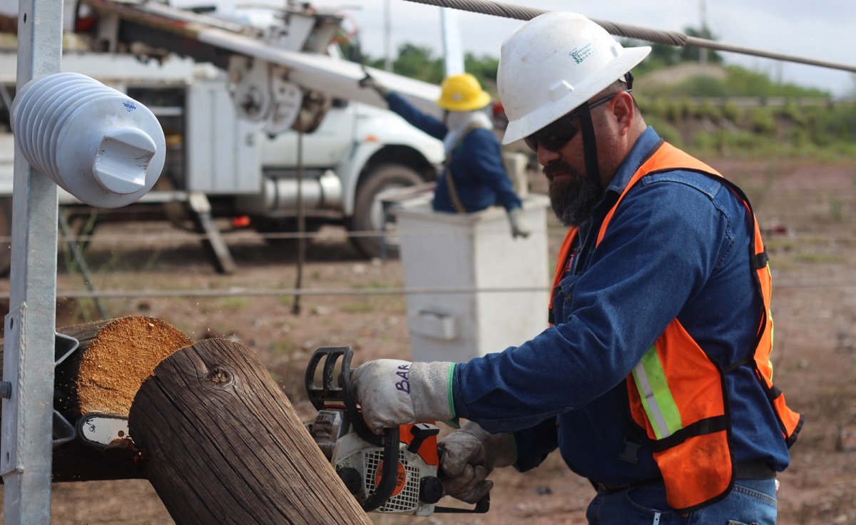 CFE restablece suministro eléctrico en Sinaloa y BCS luego de daños causados por ‘Norma’