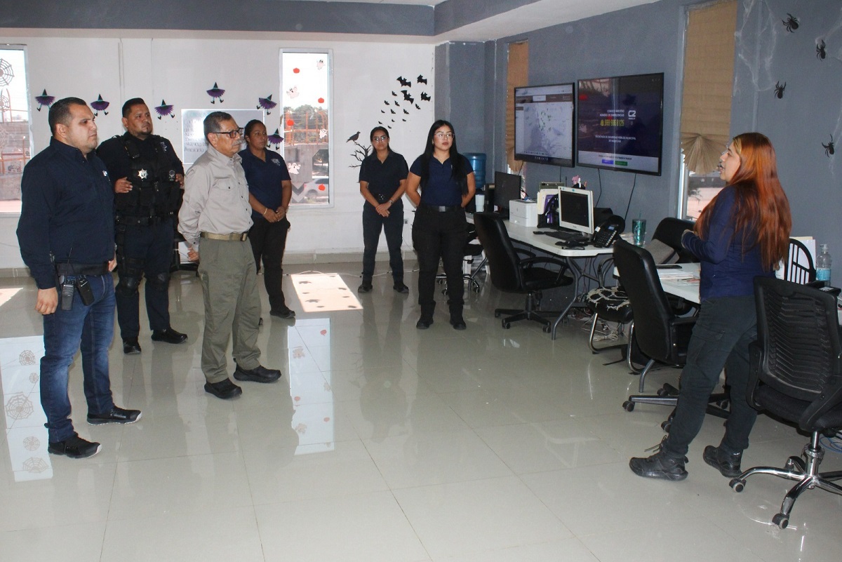 Gerardo Mérida Sánchez visita Centro de Seguridad Ciudadana de Mazatlán