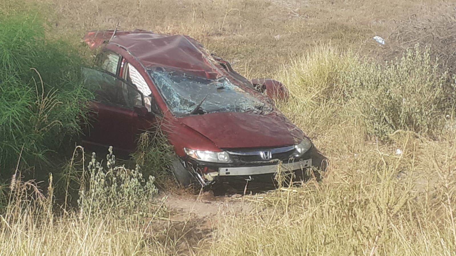 Guasavense sufre accidente por la carretera Federal México 15, en las inmediaciones del Valle del Carrizo, Ahome