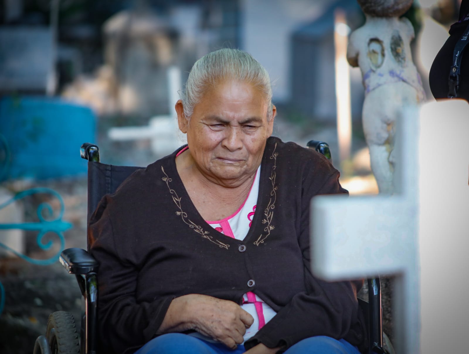 “Un hijo nunca se olvida”: Acuden familiares de angelitos a visitar sus tumbas en el panteón Civil de Culiacán