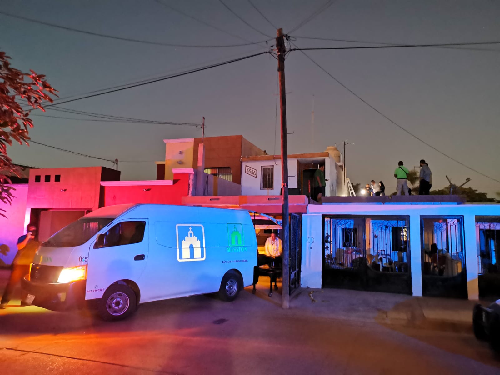 Adulto mayor fallece tras recibir una descarga eléctrica en la colonia 75 en Los Mochis