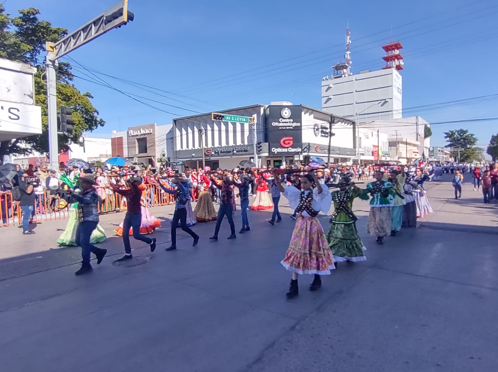 Ahome recuerda con desfile cívico los 113 años de la Revolución Mexicana