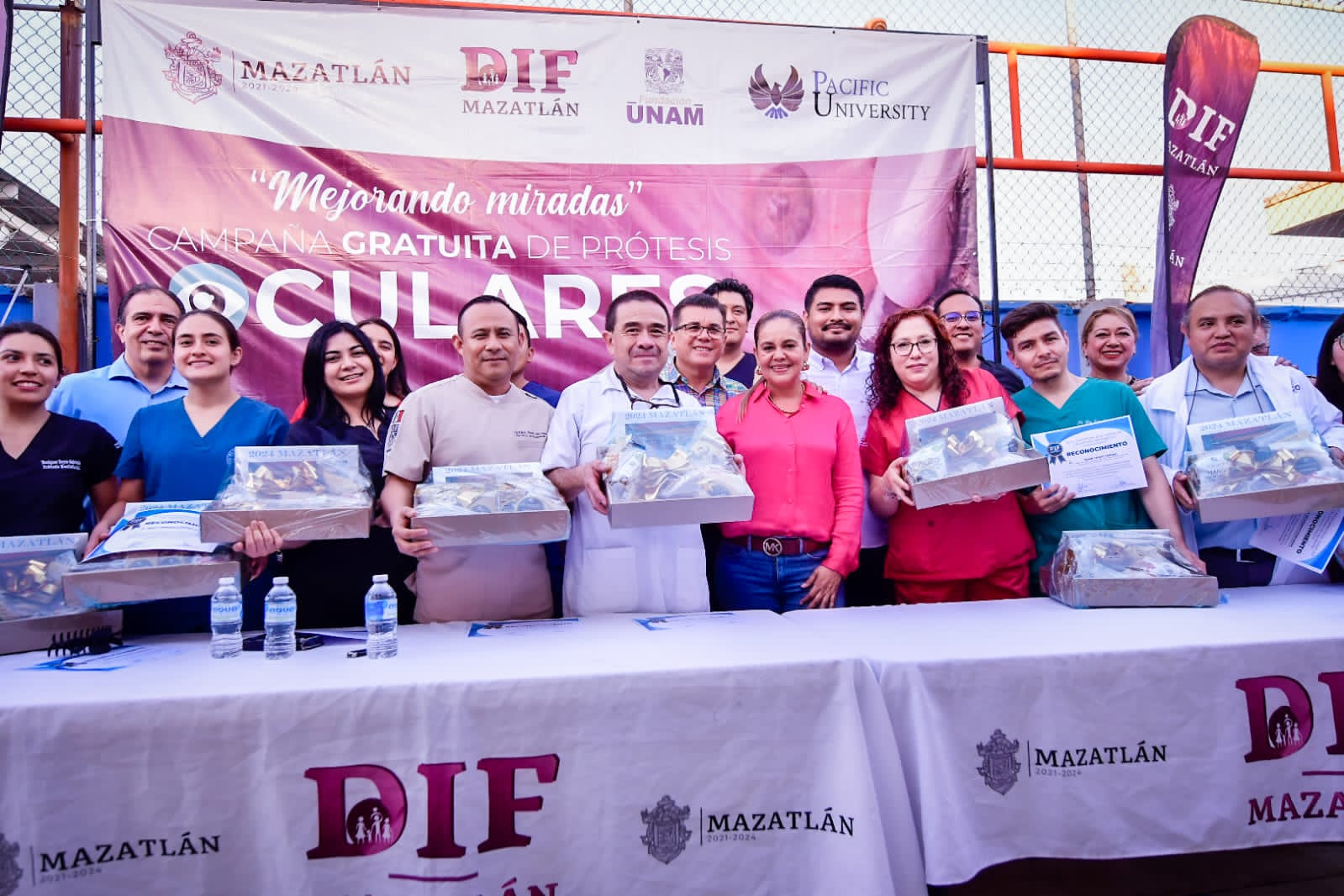 Beneficia Sistema DIF Mazatlán a niños y adultos con la entrega de prótesis oculares