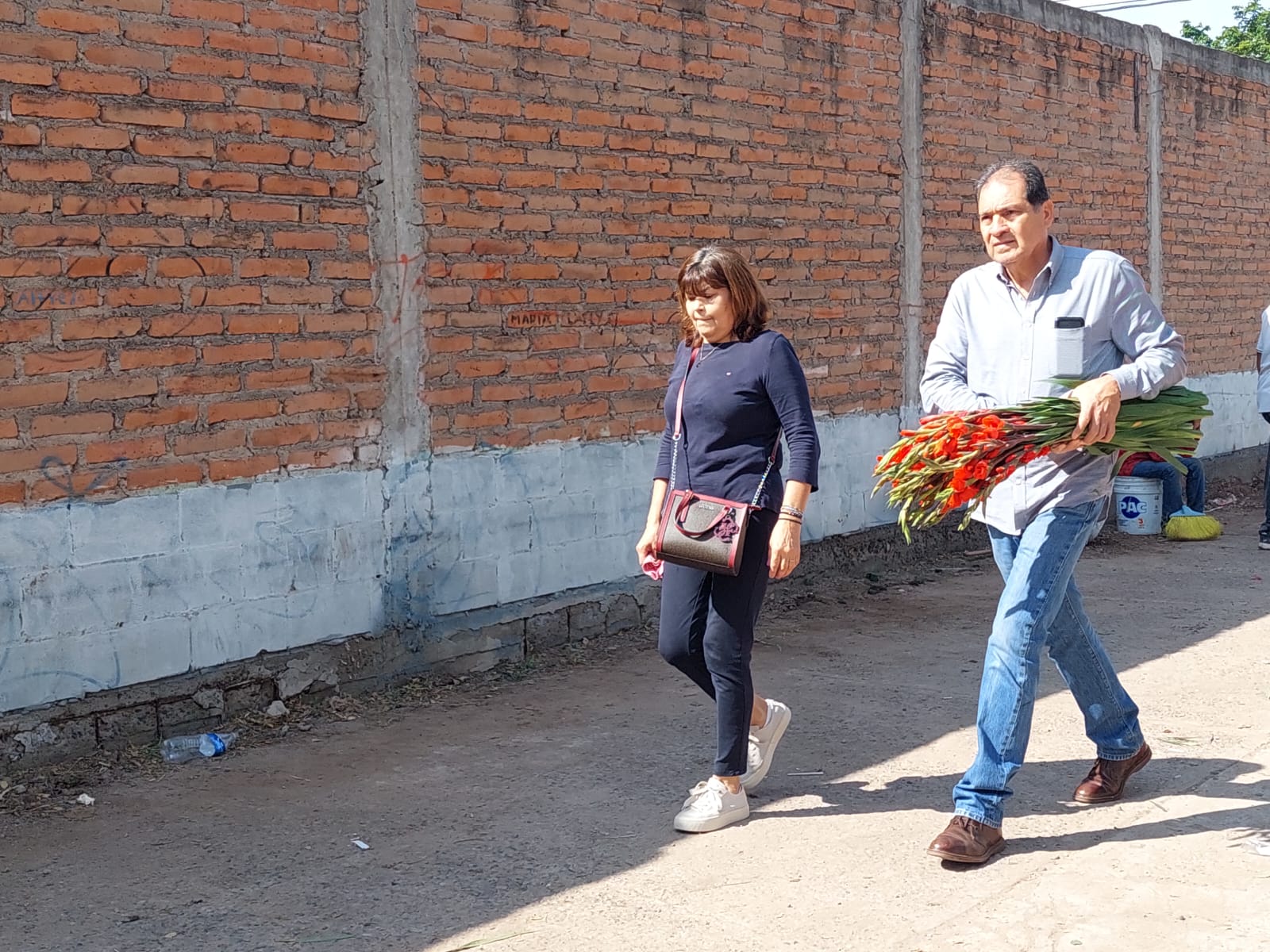 Contentos floristas en Ahome; manifiestan que fue un año bueno en ventas