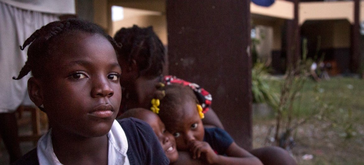 DIF Mazatlán se acerca a los haitianos para ayudarlos, principalmente a los que tienen niños