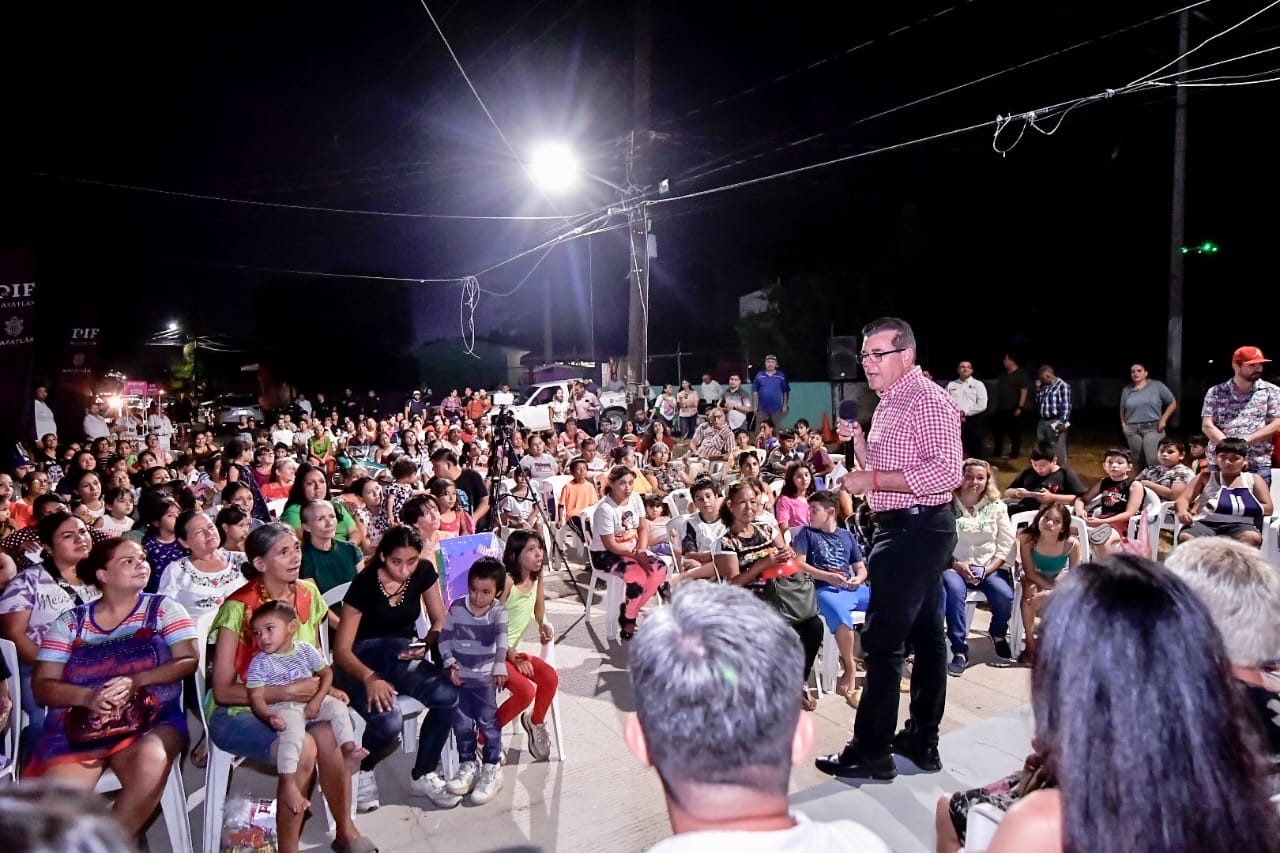 El nuevo alumbrado público LED llegó a la Quinta Chapalita de Mazatlán con 41 modernas luminarias