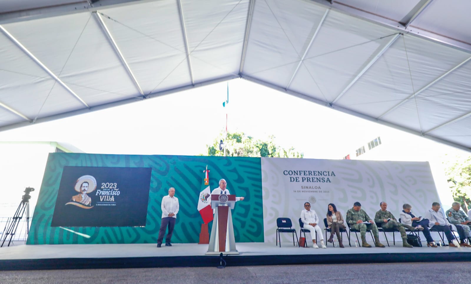 Entera Rocha a AMLO de marcha de la UAS y que Madueña ya no es rector al ser acusado de corrupción