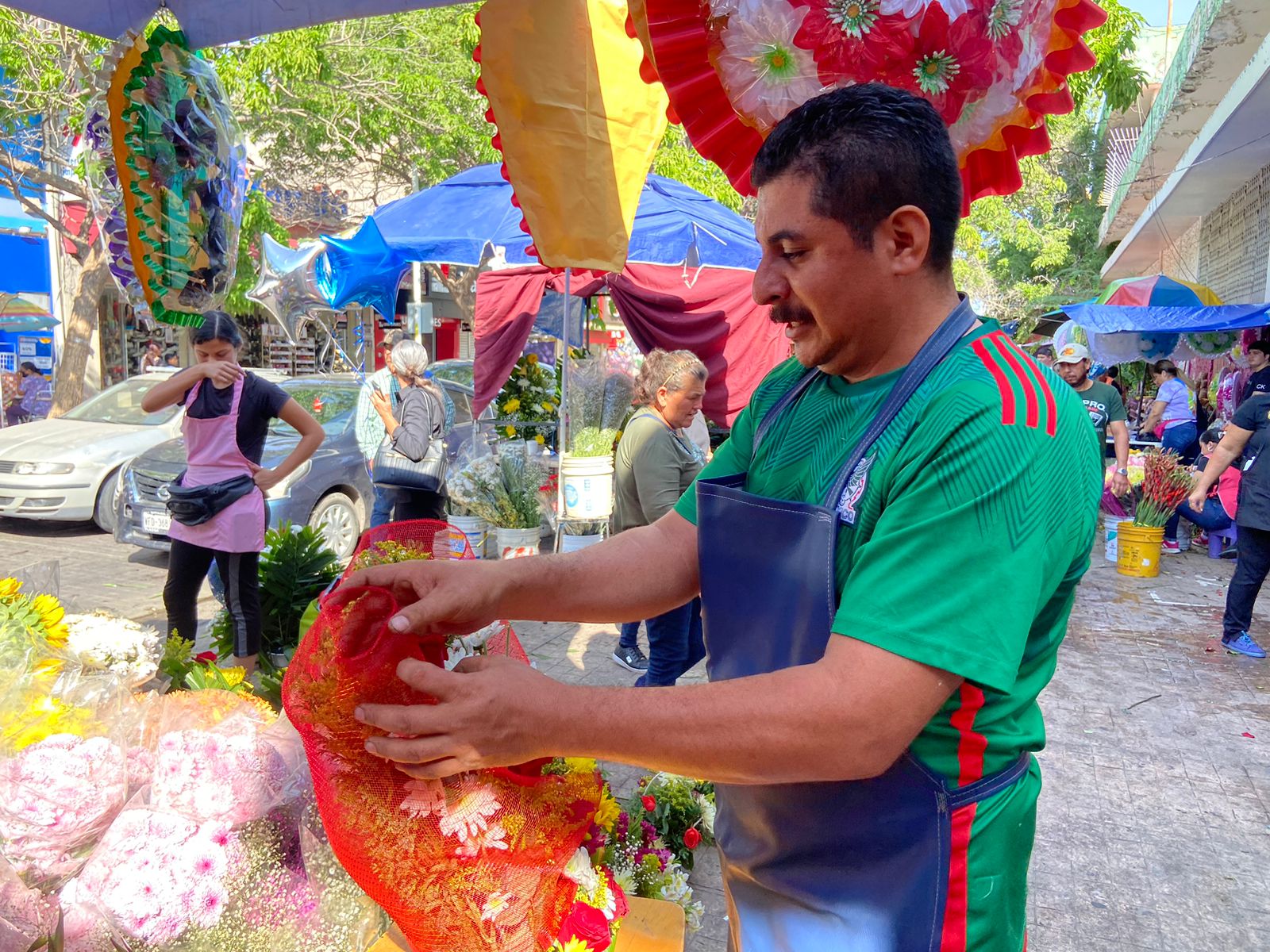 Floristas de Culiacán reportan buenas ventas por el Día de Muertos