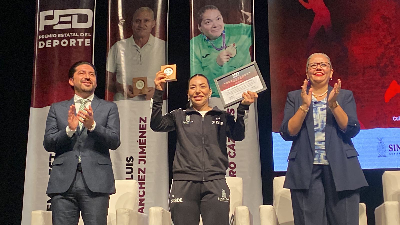 ¡Orgullos sinaloenses! Ganadores del Premio Estatal del Deporte 2023 son galardonados en Culiacán
