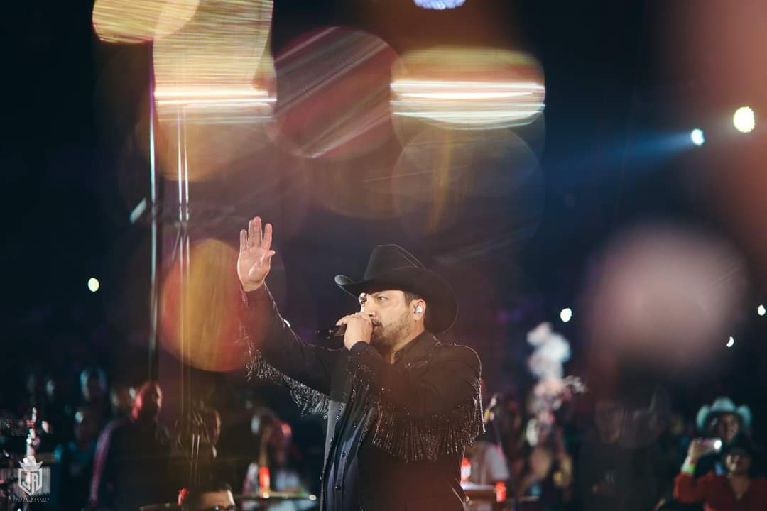 Julión Álvarez estaría en el Carnaval Internacional de Mazatlán 2024 “Eclipse Barroco”
