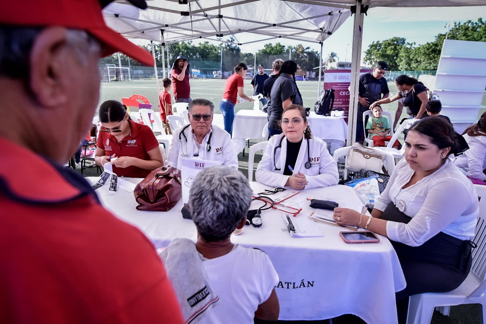 La audiencia pública ‘Escuchando a la Gente’  llegó a Valles del Ejido en Mazatlán, para atender peticiones