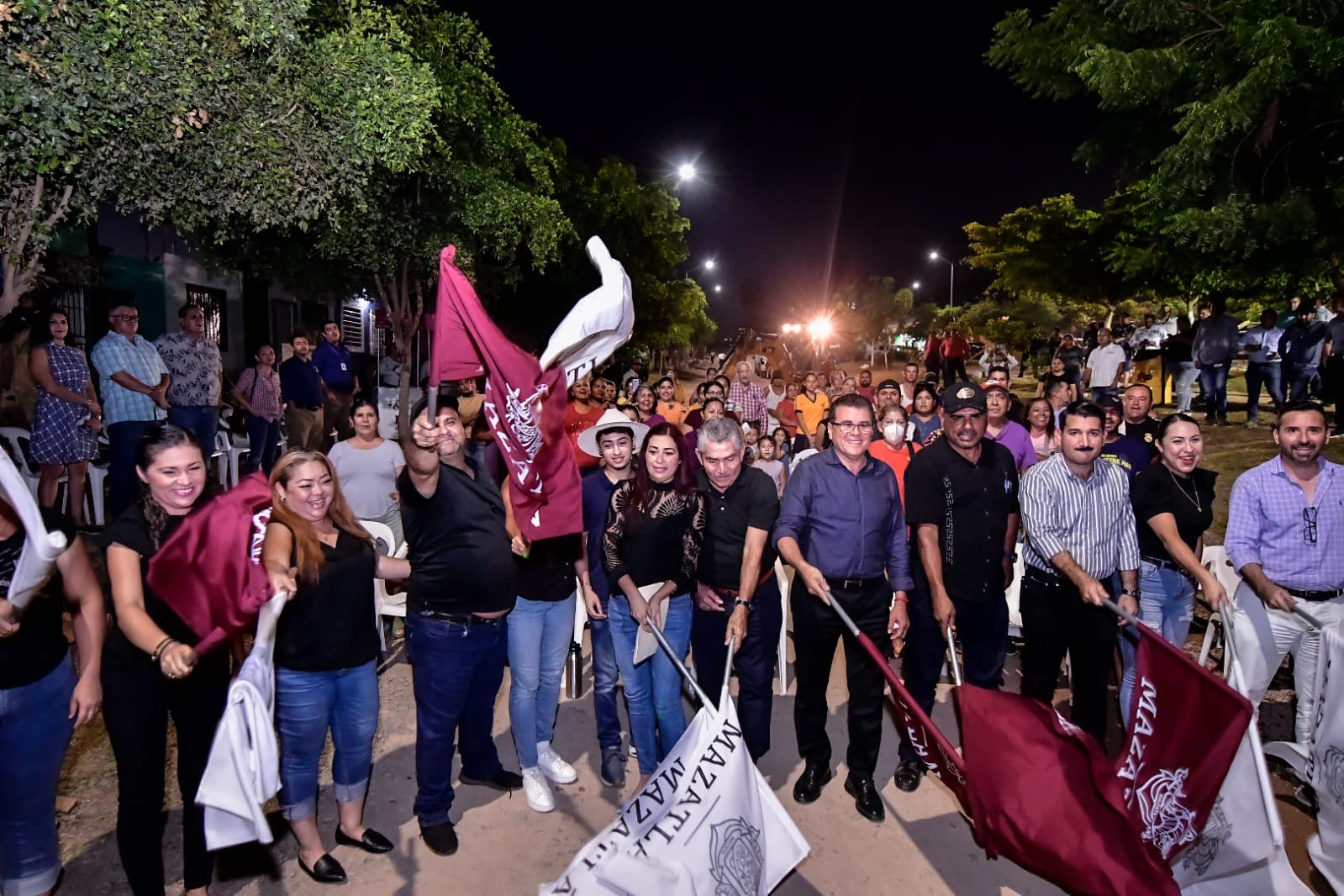 Les llega por fin el pavimento en Palmares, en Mazatlán