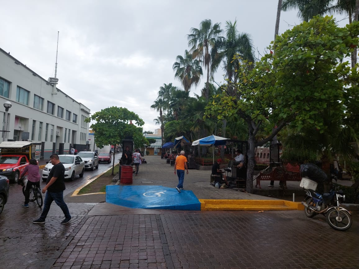 Lluvias ligeras sorprendieron a los mazatlecos desde la mañana del sábado