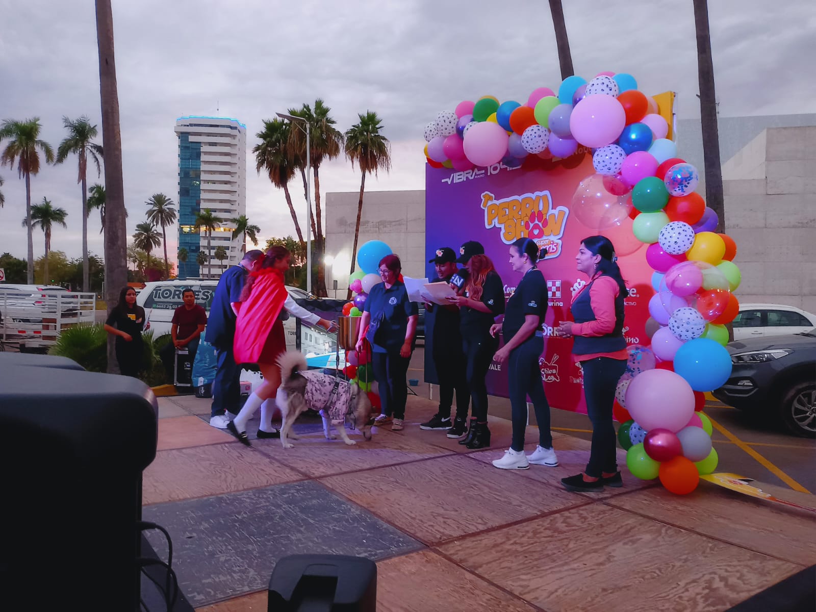 Los Mochis vivió con éxito el Perru Show- Super Burris 2023
