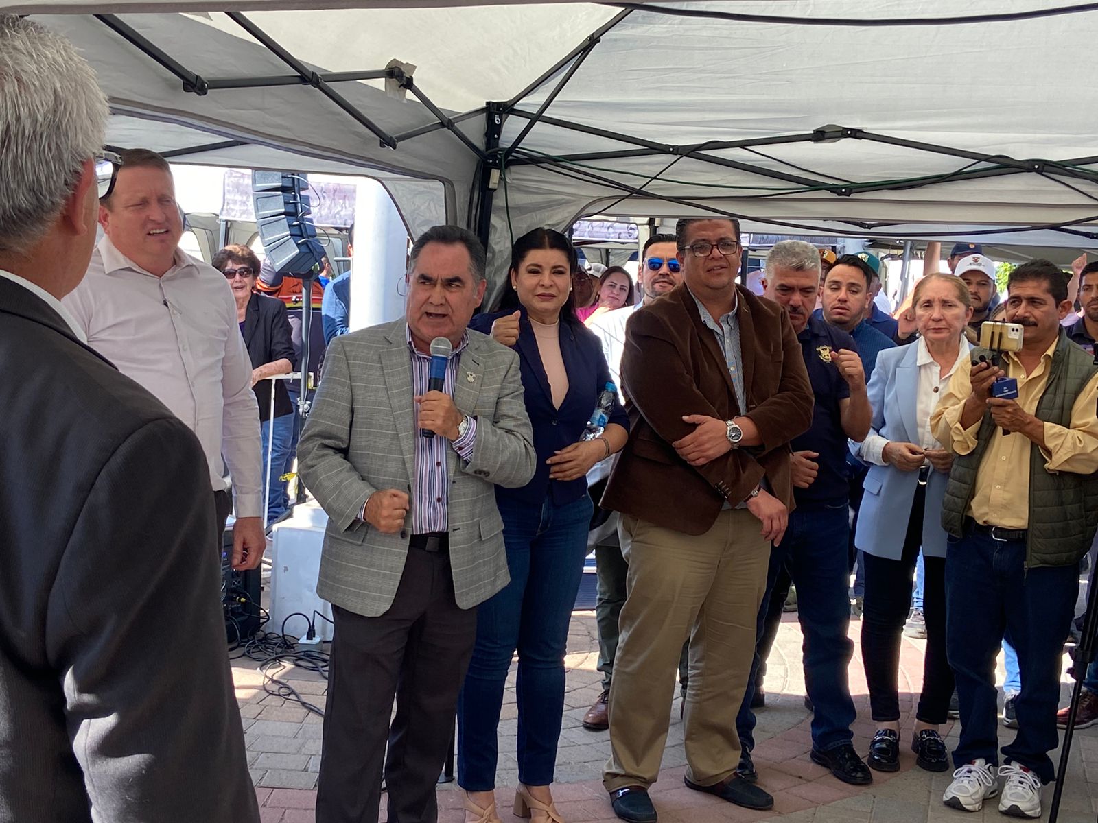 Interpondrá Madueña Molina otro amparo por la nueva orden de separación del cargo como rector
