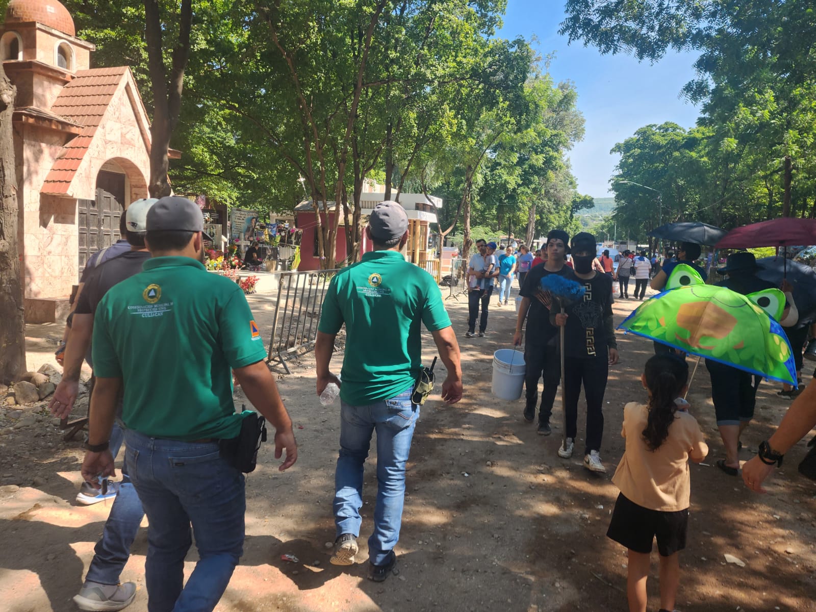 Panteones de Culiacán han sido visitados por más de 35 mil personas este Día de Muertos: PC