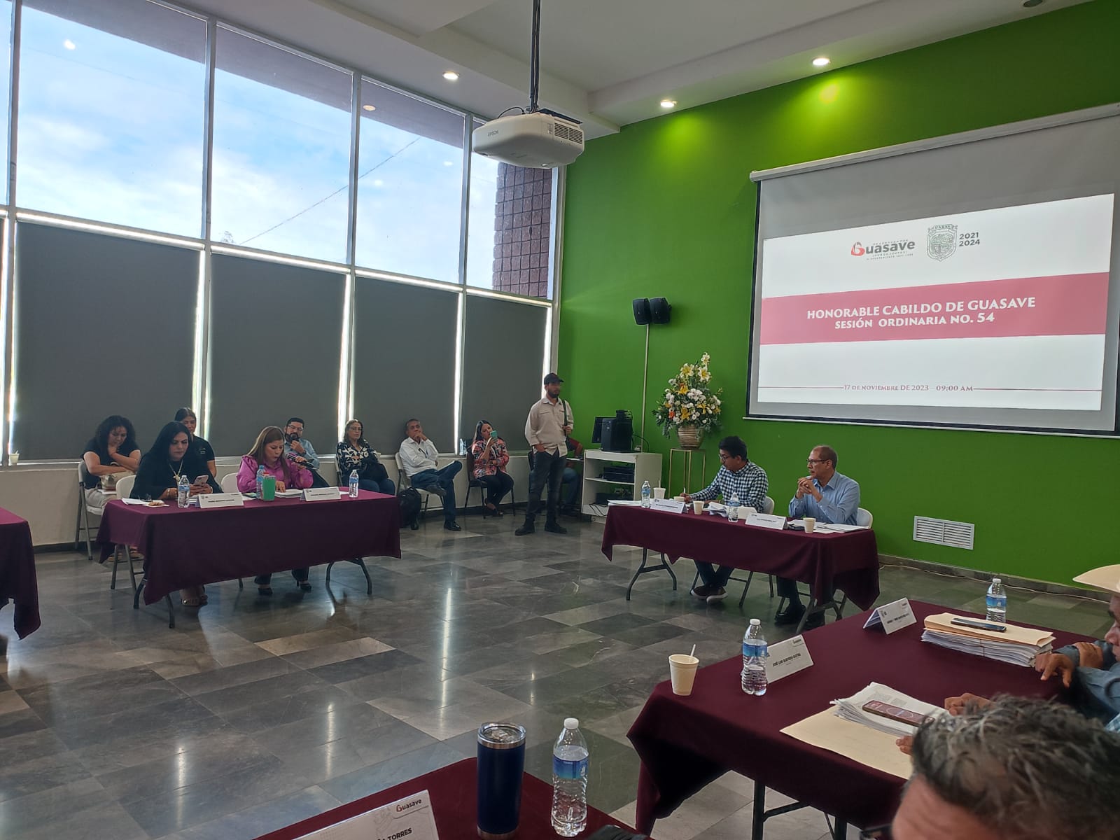 No le gustó que aprobaran la cuenta pública; síndica y alcalde de Guasave protagonizan ‘agarrón’ en el Cabildo