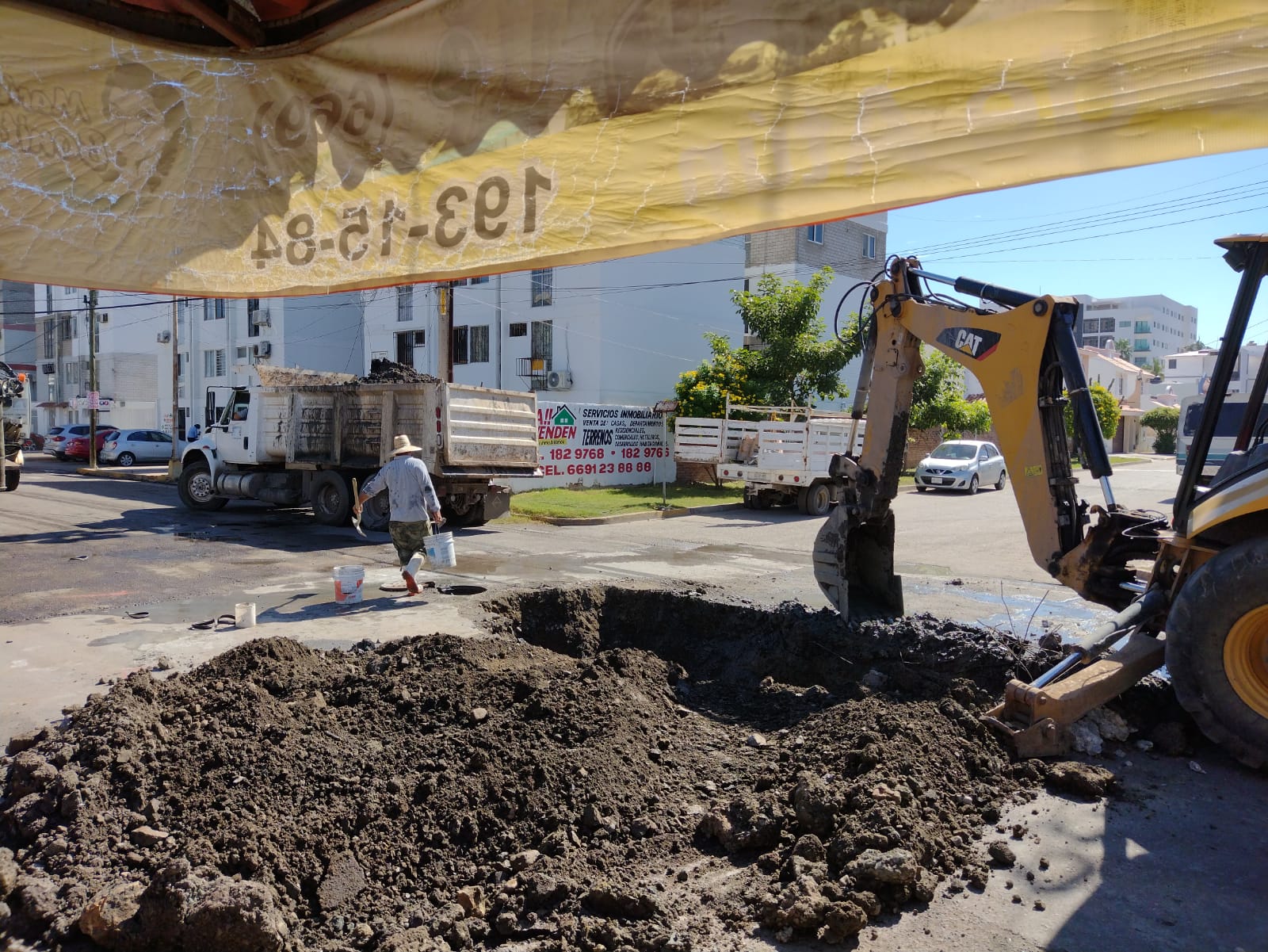 Surge socavón en Tellerías y Jumapam logra reparar en tiempo récord