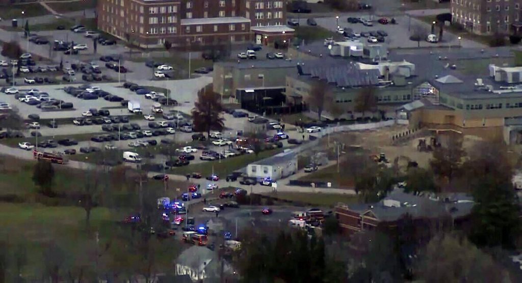 Tiroteo en Hospital de Estados Unidos deja múltiples heridos y un sospechoso muerto