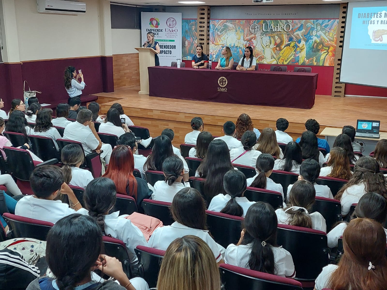 UAdeO, en Salvador Alvarado, previene a sus alumnos sobre los riesgos de la diabetes
