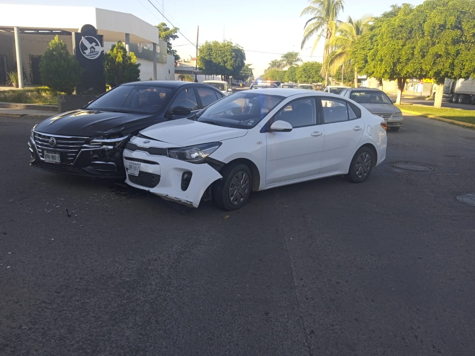 Un choque por no ceder el paso dejó daños materiales en Guasave