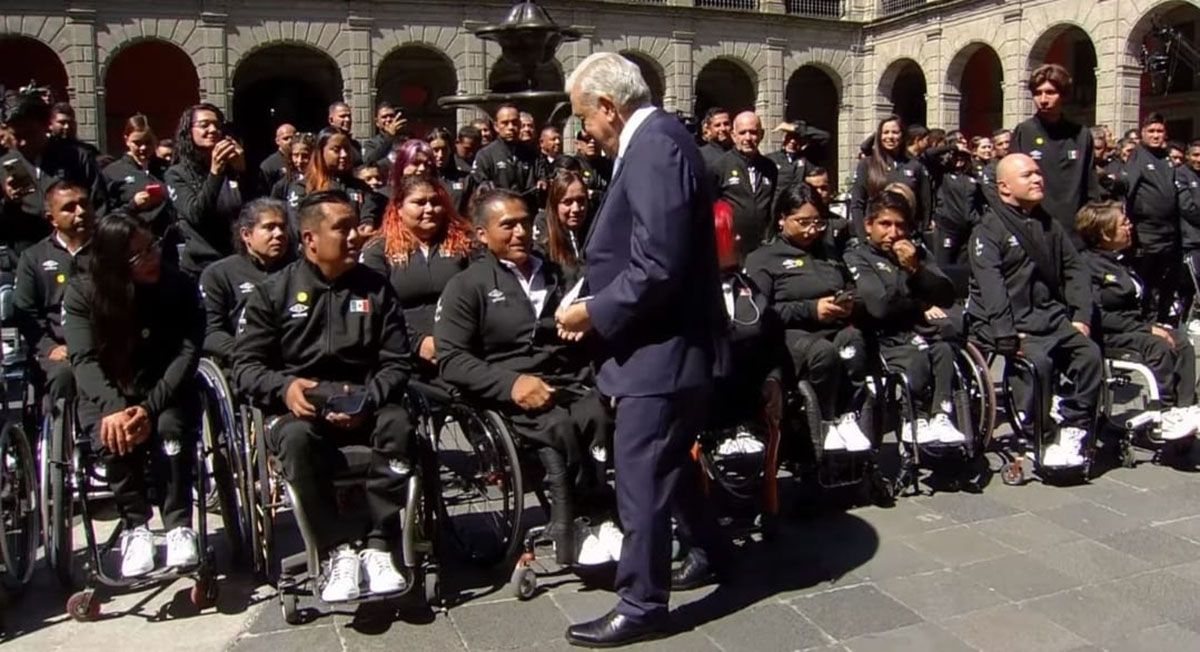 AMLO abanderó a la Delegación Mexicana rumbo los Juegos Parapanamericanos de Santiago 2023