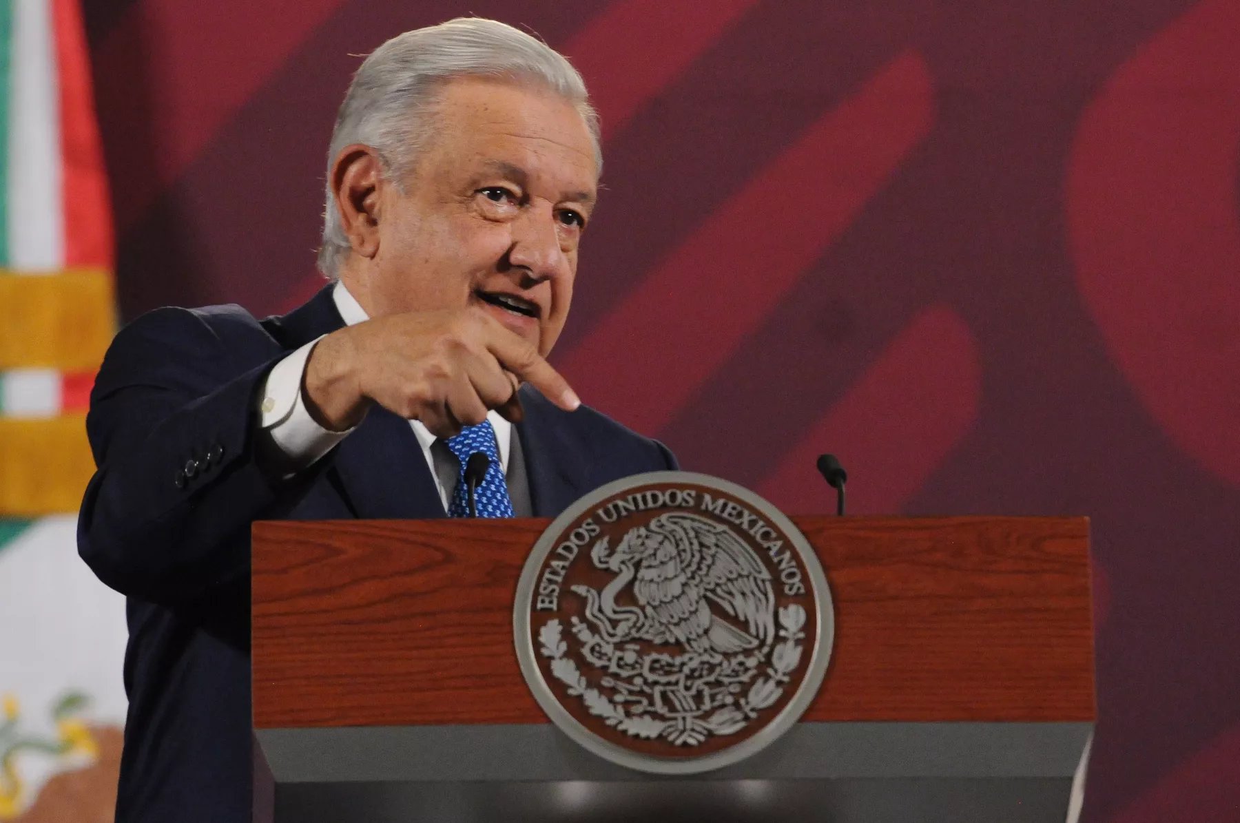 ‘Que el pueblo elija’ a la ministra, el ‘plan B’ de AMLO ante reproches por terna