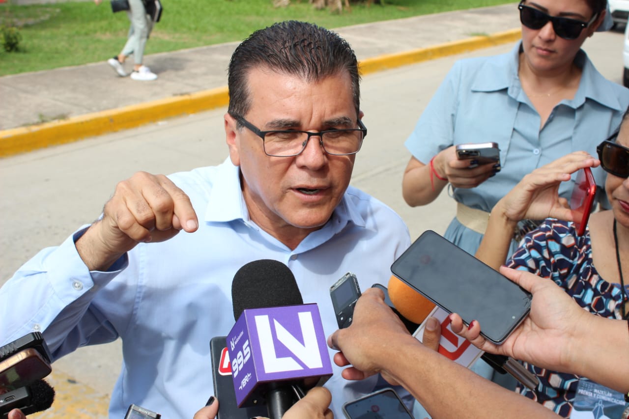 Alcalde de Mazatlán confía en que autoridad judicial les darán la razón en casos de la luminaria
