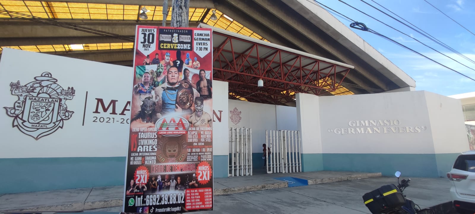 Se terminan las luchas libres y el boxeo en la cancha Germán Evers en Mazatlán